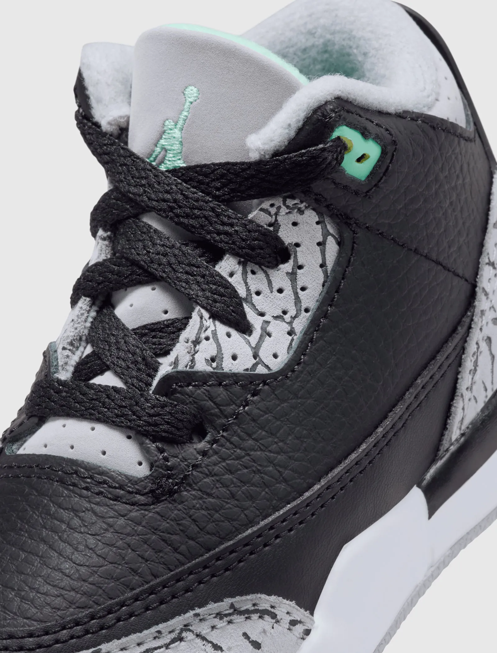 AIR JORDAN 3 RETRO BLACK/ GREEN GLOW TD