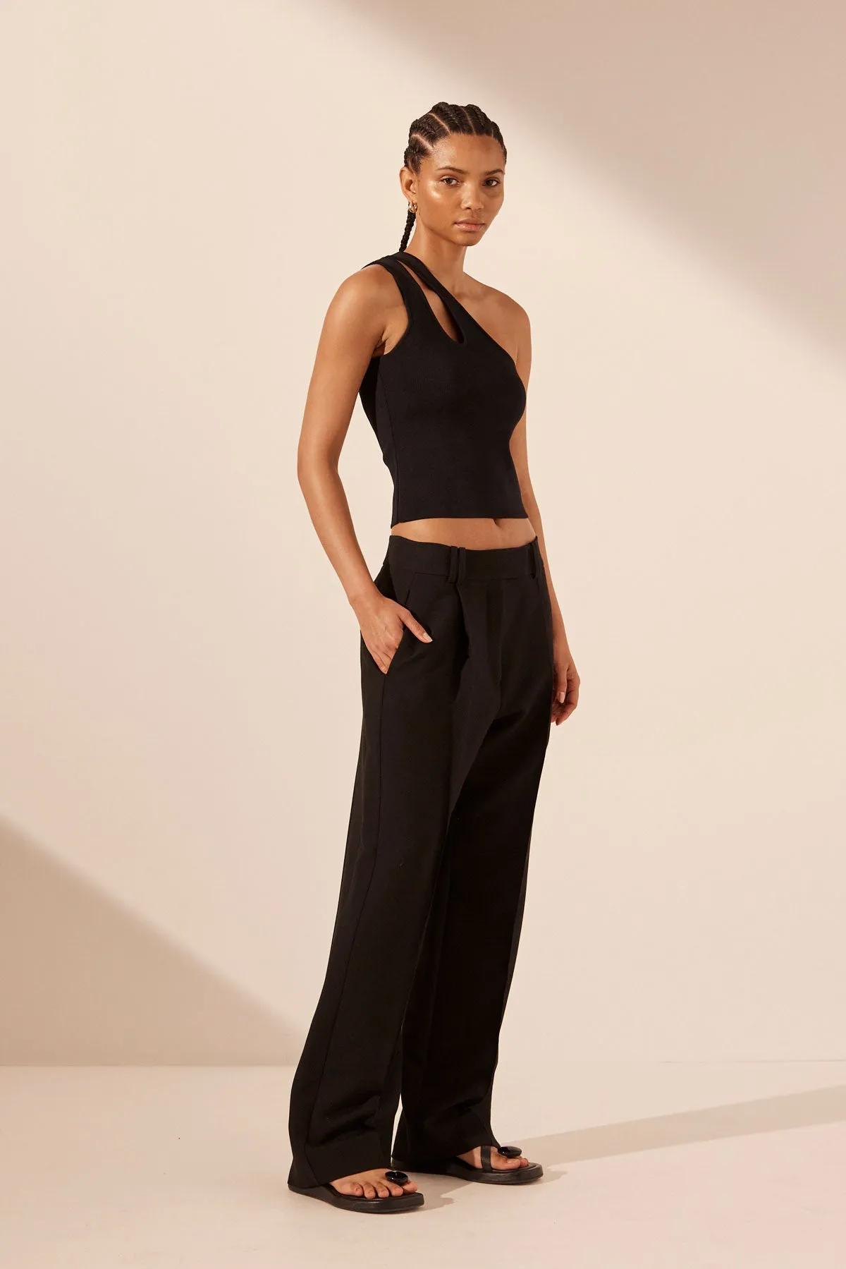 BASIC ONE SHOULDER OPEN BACK TOP - BLACK