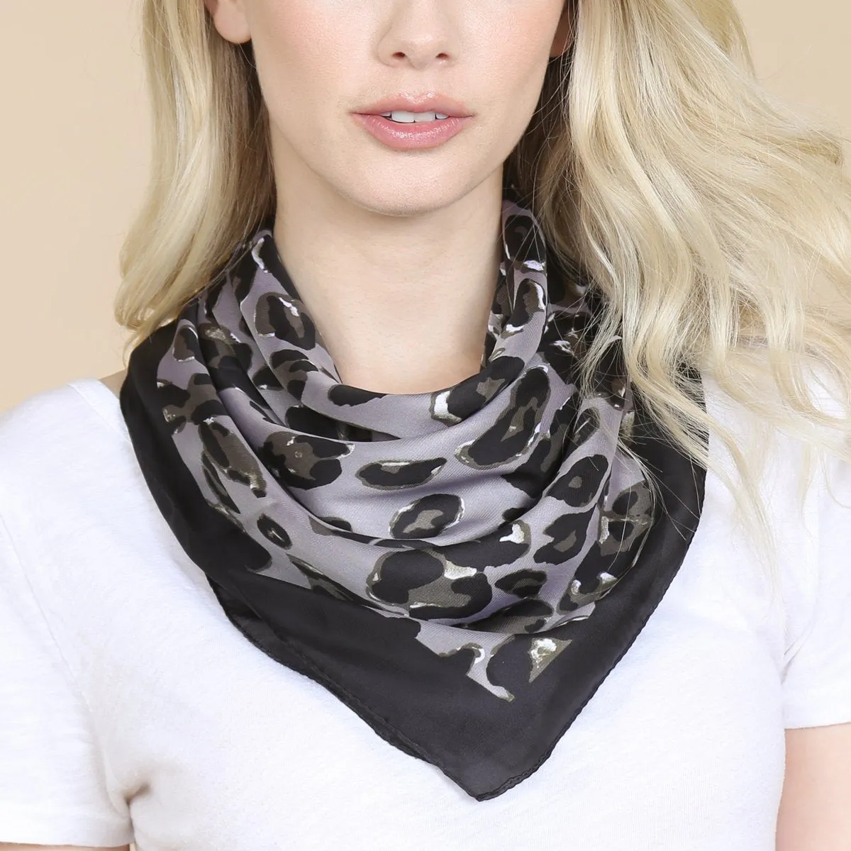 Gray Leopard Pattern Scarf