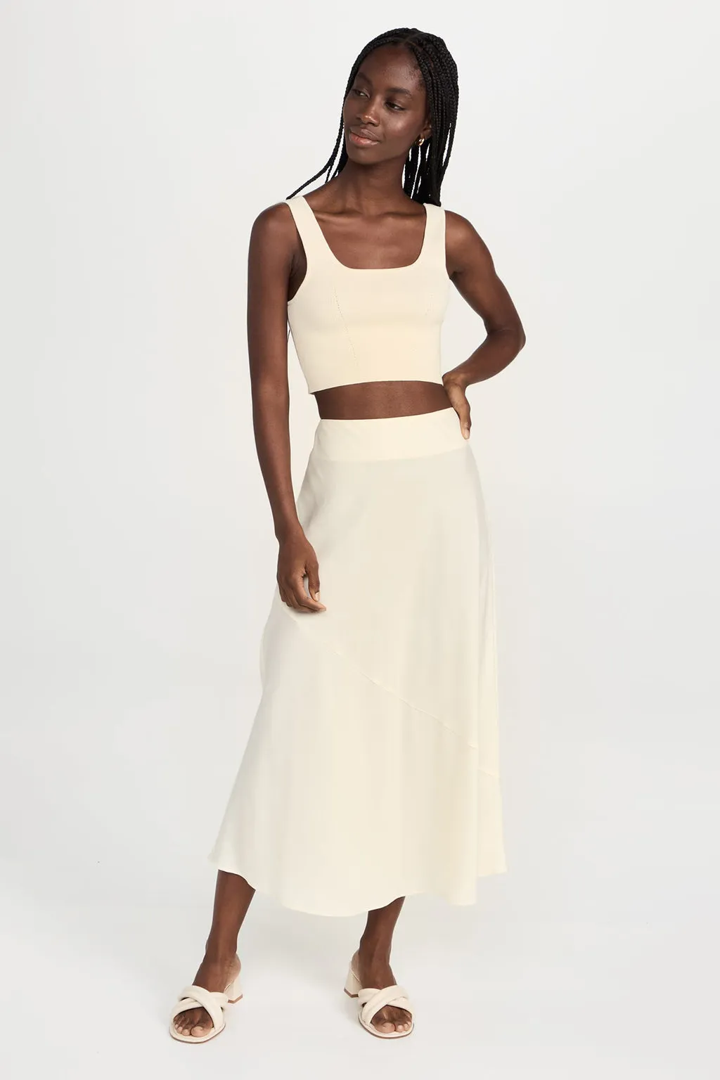 ILIA STRETCH CROP TOP IN CREAM