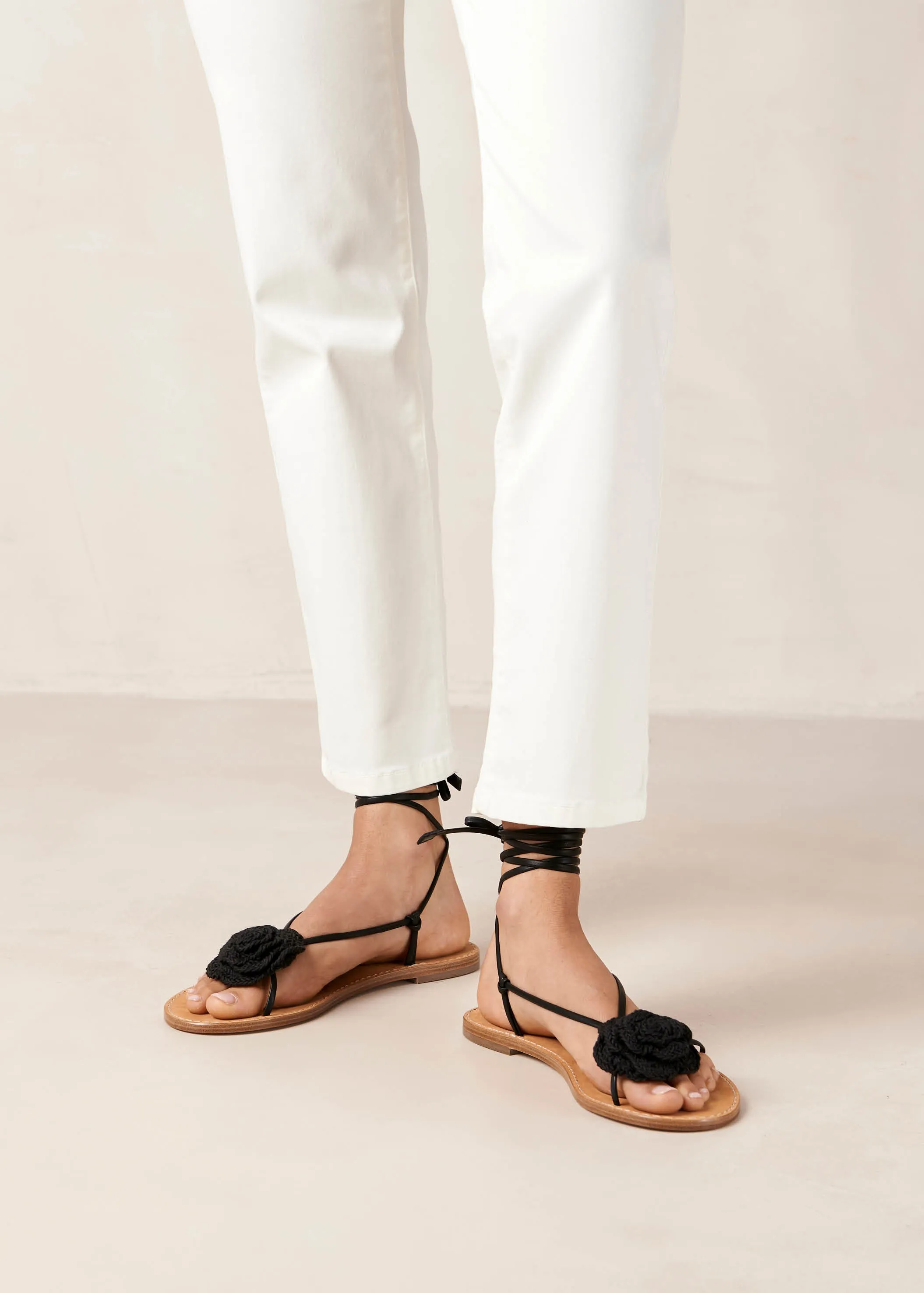 Jakara Black Leather Sandals