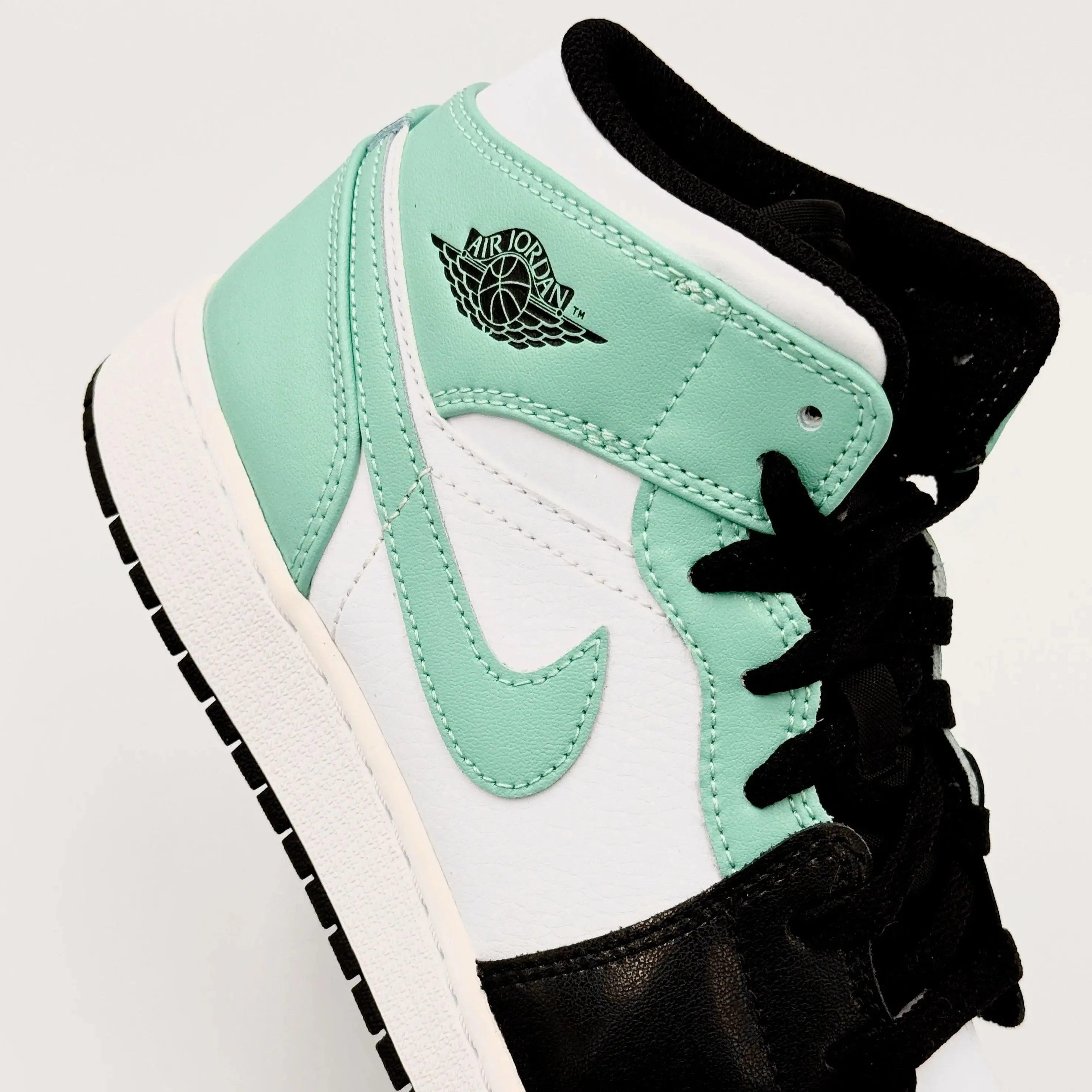 Jordan 1 Mid Tropical Twist Igloo (GS)