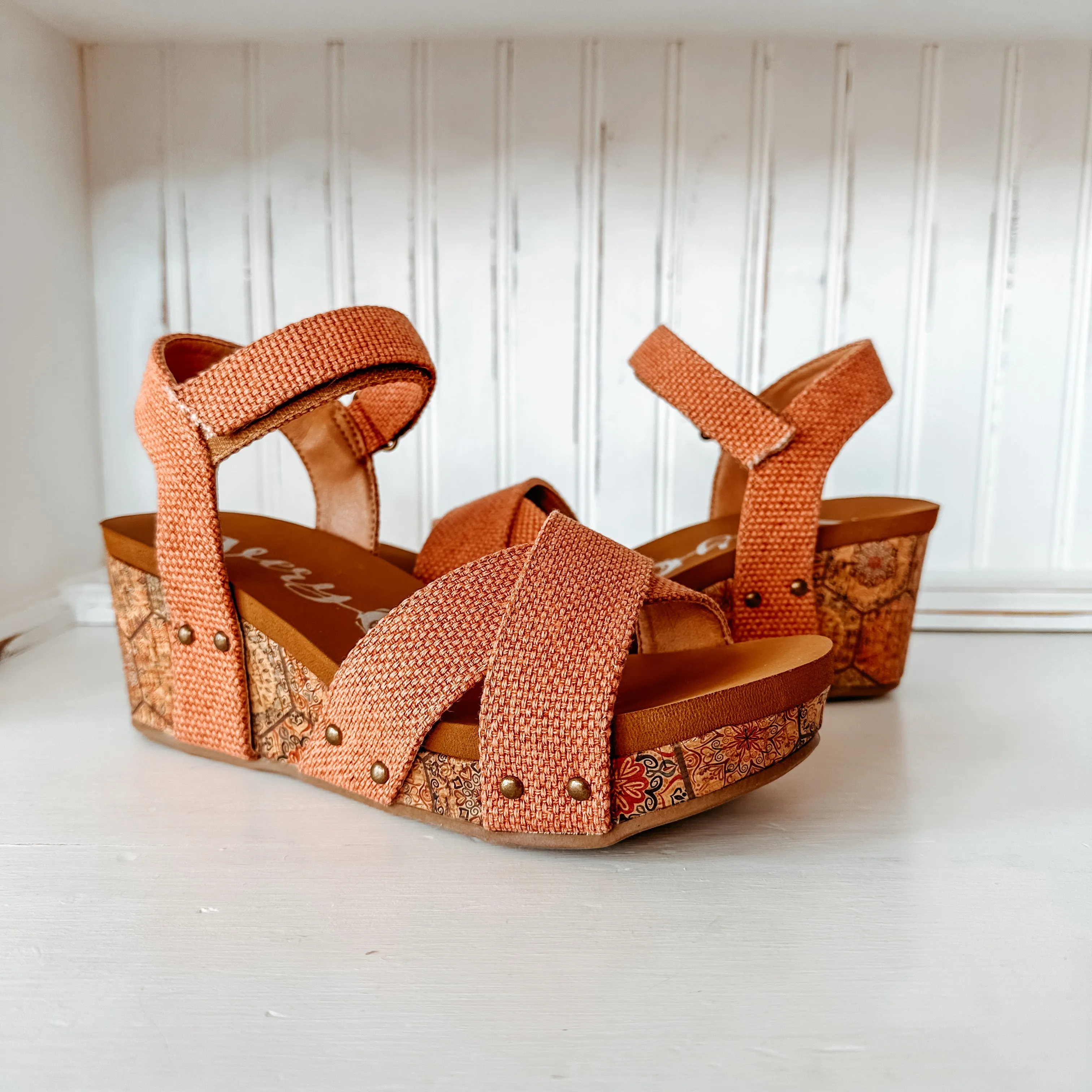 Shirley Wedge Sandal - Rust